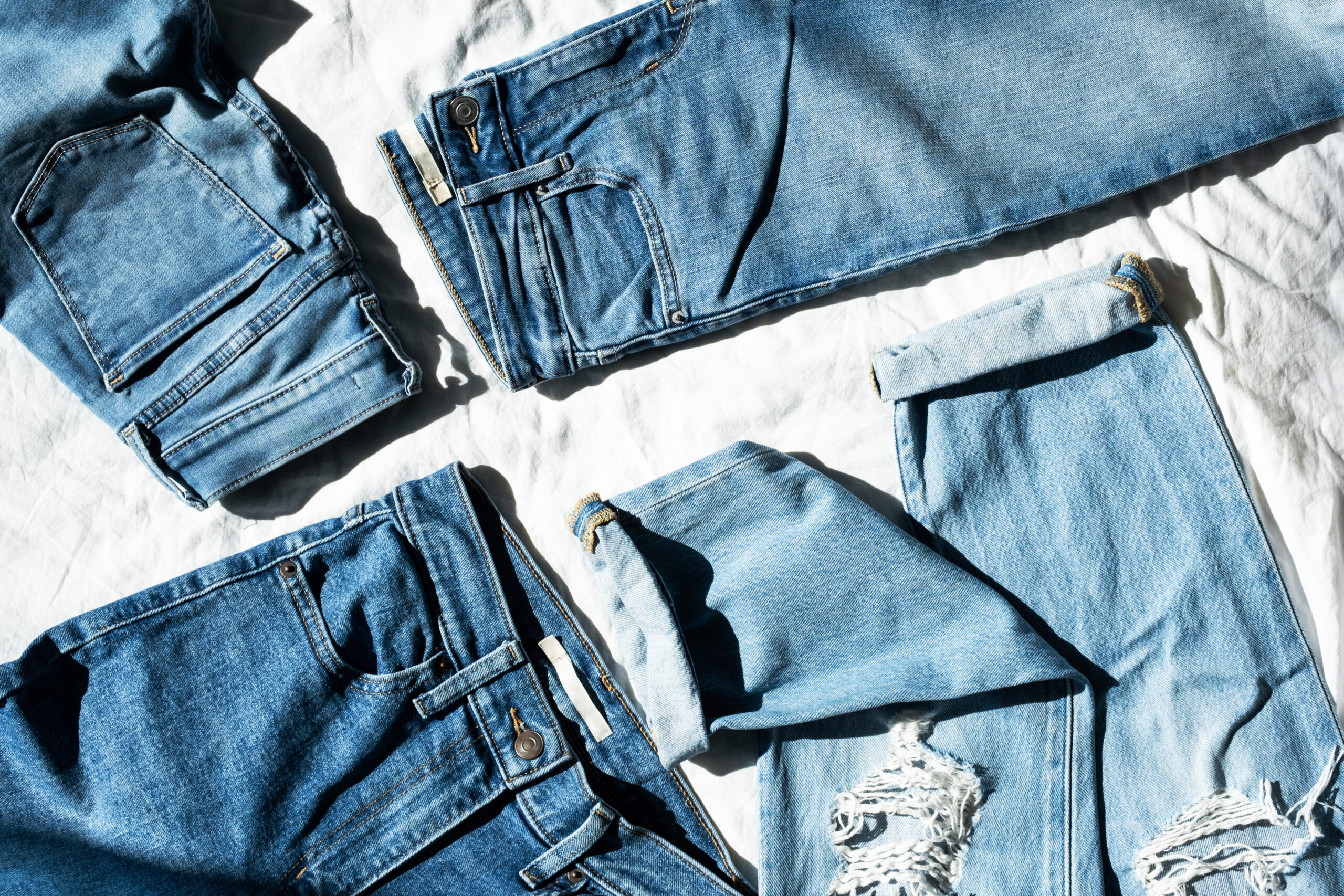 Denim rách nam nữ: Cách phân biệt 7 kỹ thuật wash phổ biến