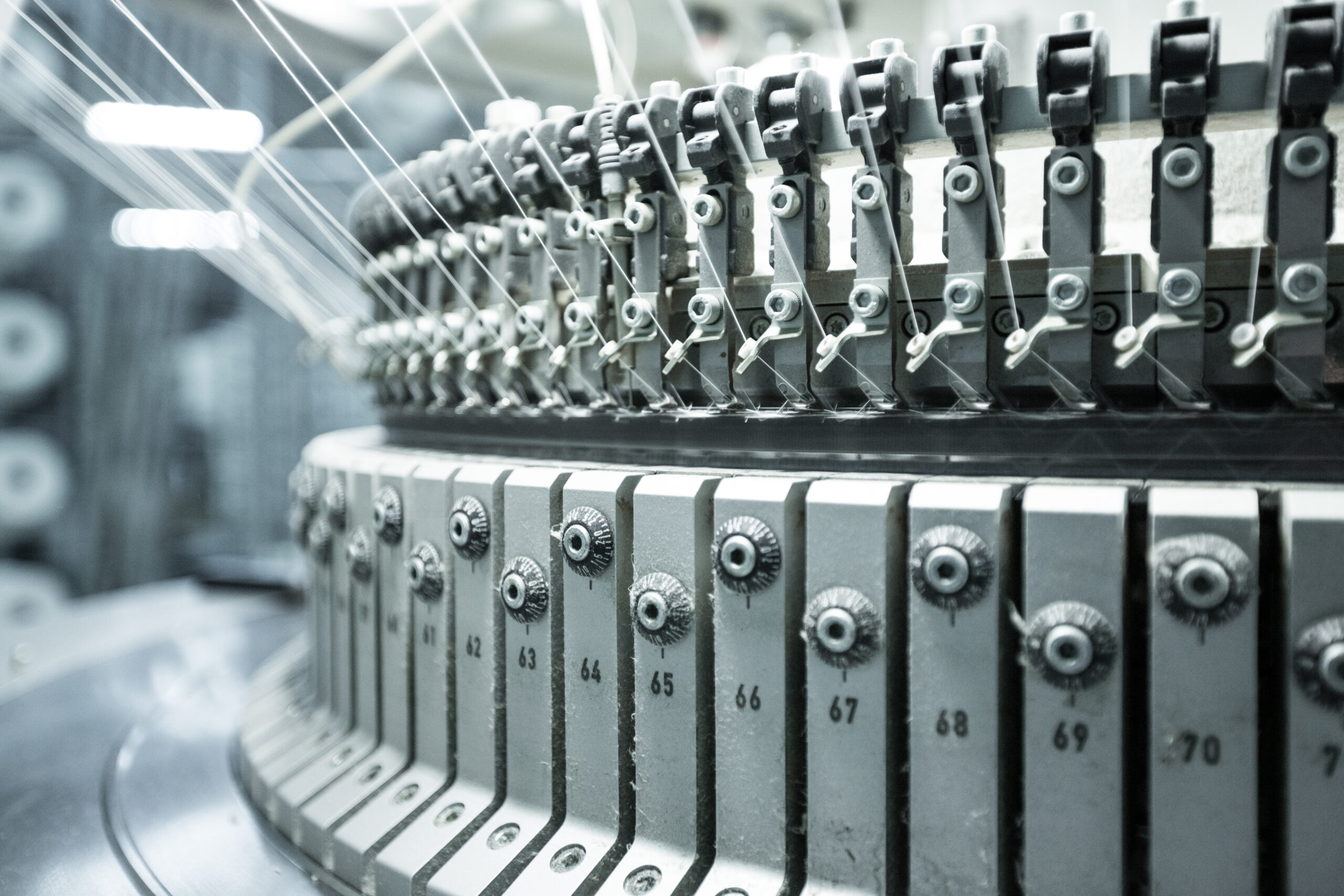 Phu Tung May Det Kim Tron avt scaled