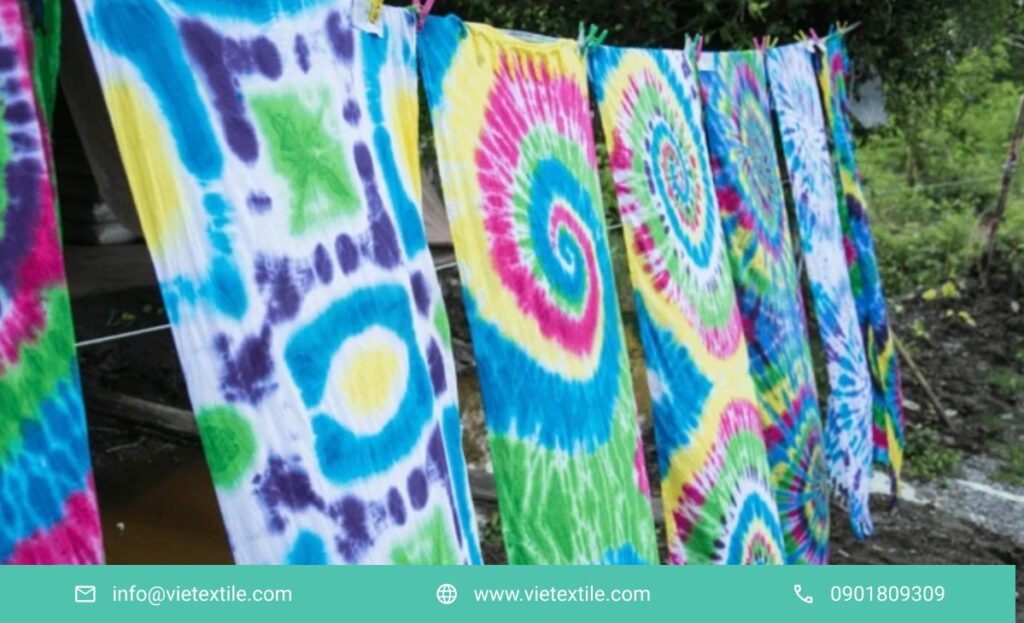 Tie-dye Wash – Một Loại Wash Phổ Biến Cho Phong Cách Loang Màu Cá Tính 2 Tie-dye Là Một Loại Wash Phổ Biến