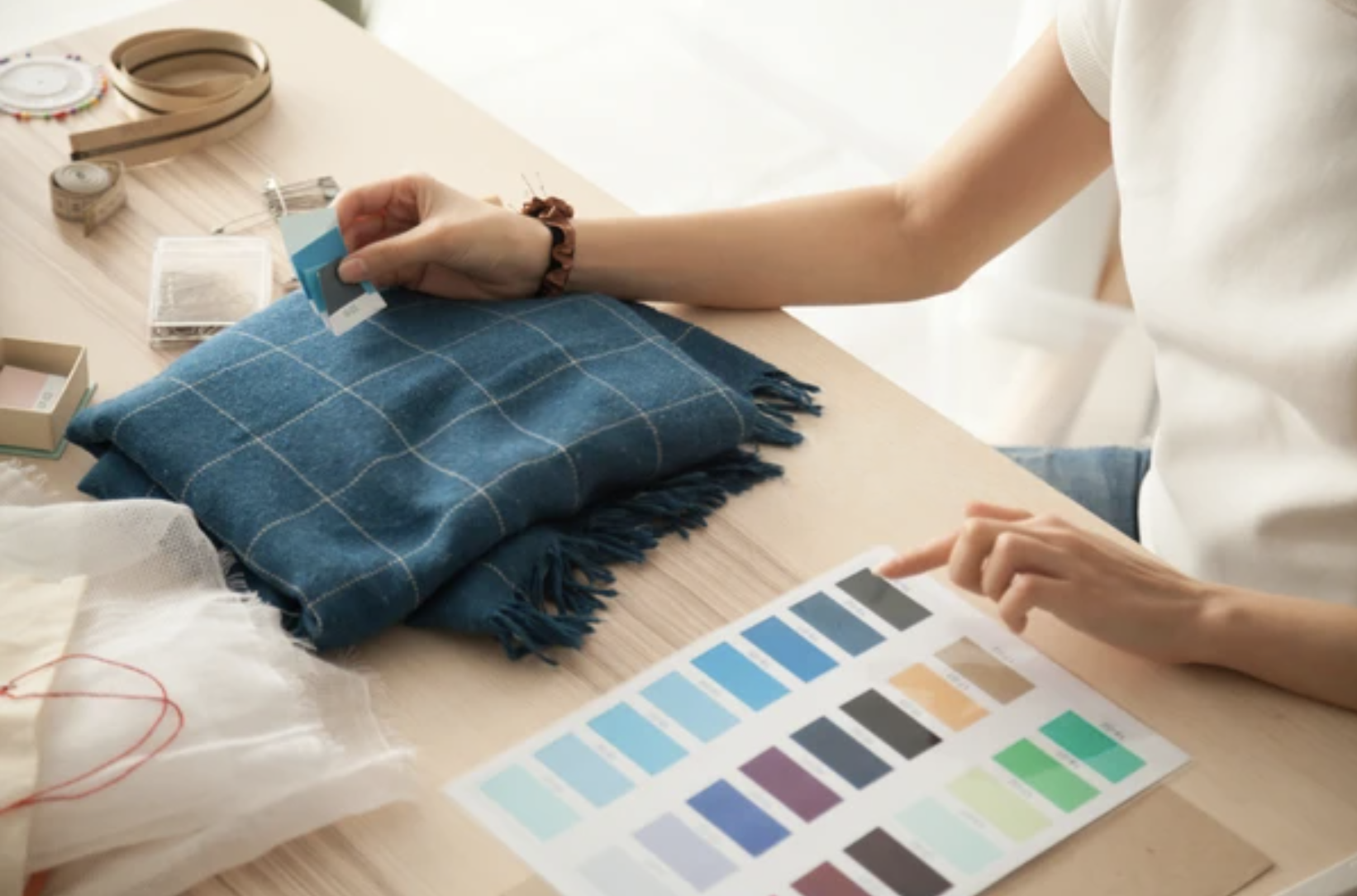 What is Pantone Standard Fabric Dyeing? Its Importance for Businesses