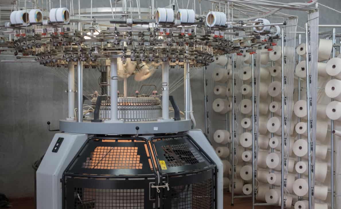 Comparing Custom Fabric Weaving in Vietnam and China Costs