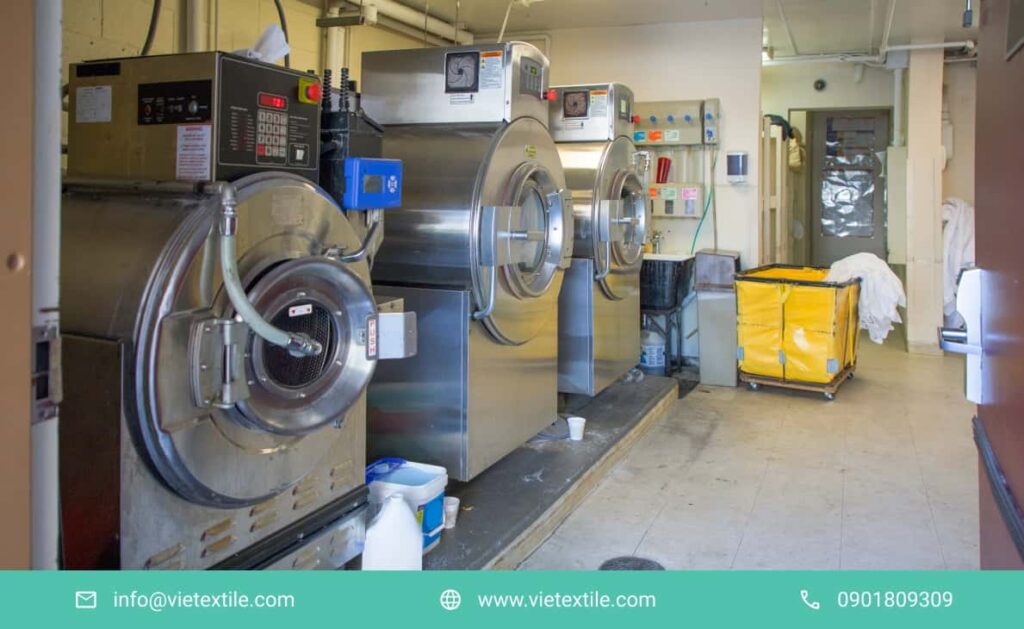 Máy móc thực hiện enzyme wash